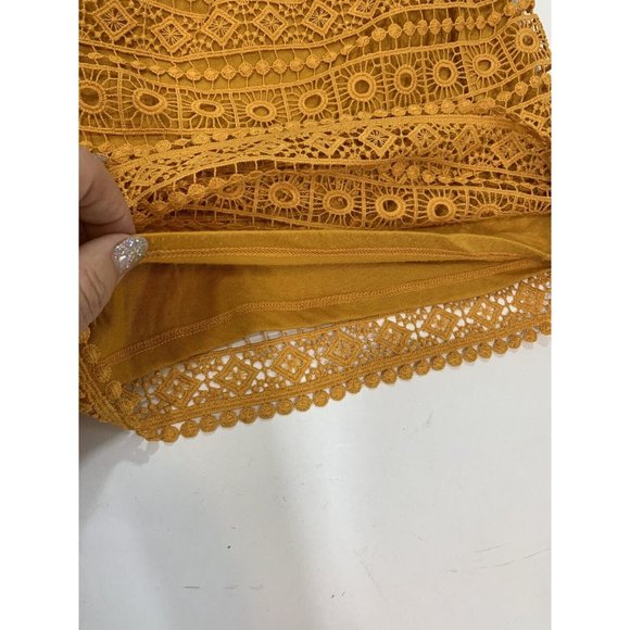 H & M Women’s Shorts With Lace Overlay Size Medium, Lined, Pull-on Gold - Picture 10 of 12